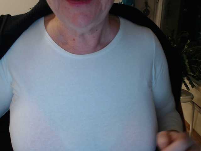 Live sex webcam photo for MadamSG #276877863