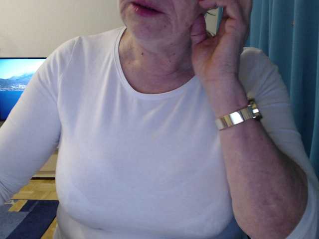 Live sex webcam photo for MadamSG #277113134