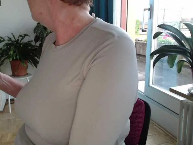 Live sex webcam photo for MadamSG #289742918