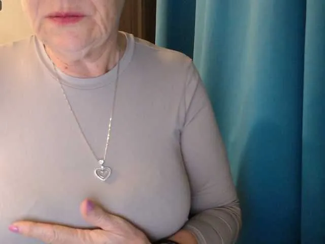 Live sex webcam photo for MadamSG #290135684