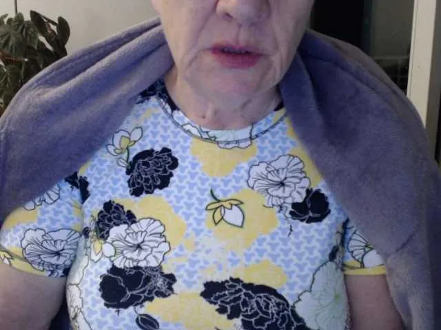 Live sex webcam photo for MadamSG #290502626