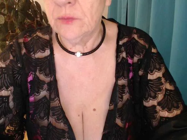 Live sex webcam photo for MadamSG