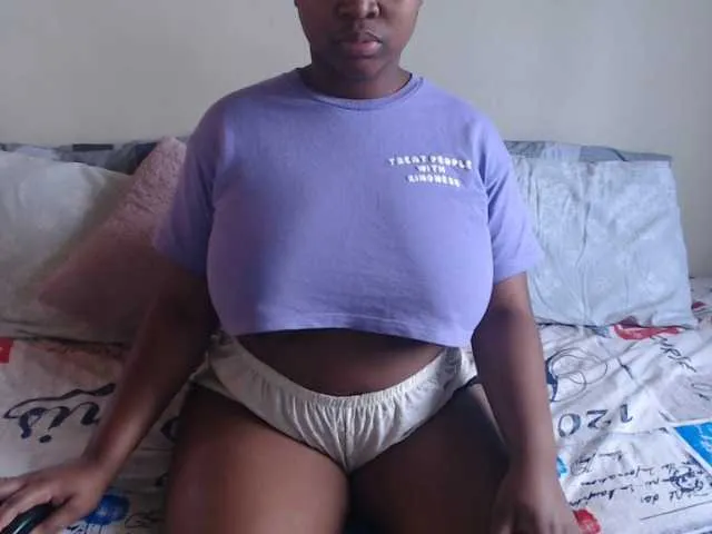 Live sex webcam photo for MadamX08 #276368293