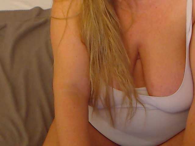 Live sex webcam photo for MadameLeona #276982149
