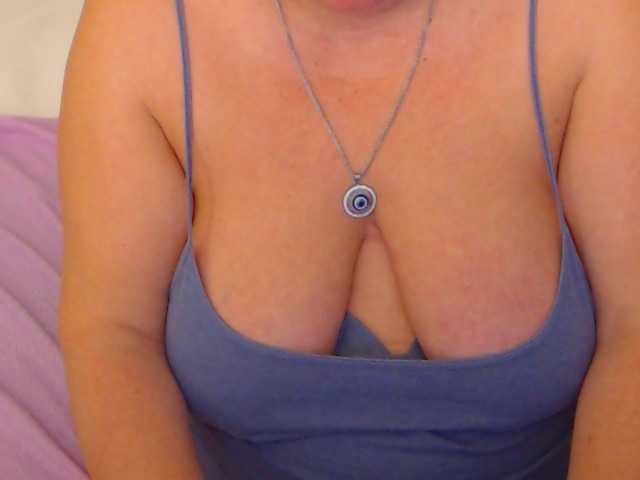 Live sex webcam photo for MadameLeona #277145583