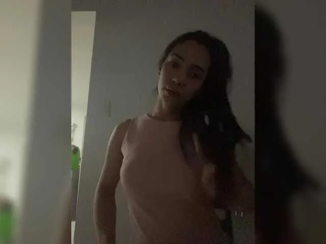 Live sex webcam photo for Madddisonxxx #290642861