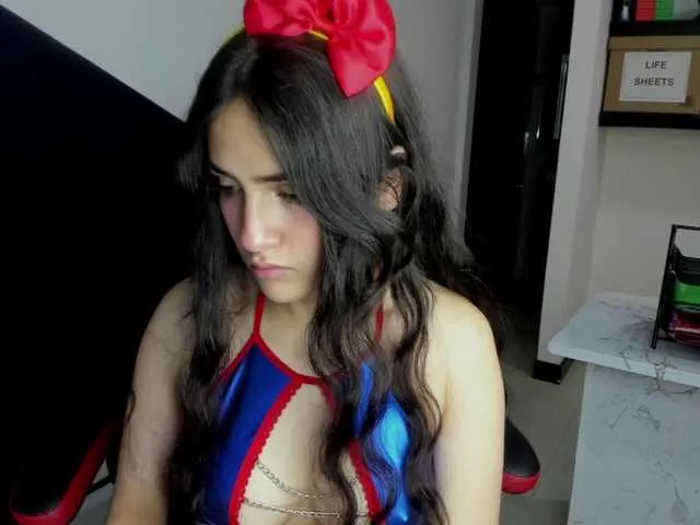 Live sex webcam photo for Maddie-cd #274157653