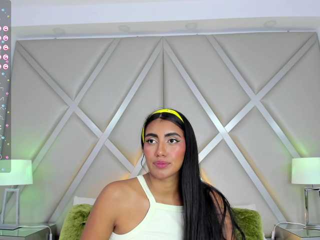 Live sex webcam photo for MaddieKurst #288079750