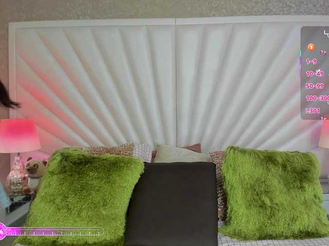 Live sex webcam photo for MaddieKurst #290661245