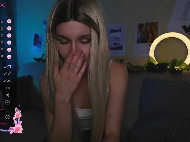 Live sex webcam photo for Maddison #289490188