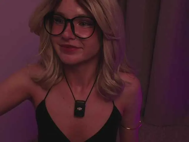 Live sex webcam photo for Maddison #291202836