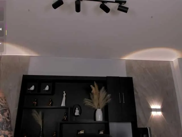 Live sex webcam photo for MaddisonCollins #291612199