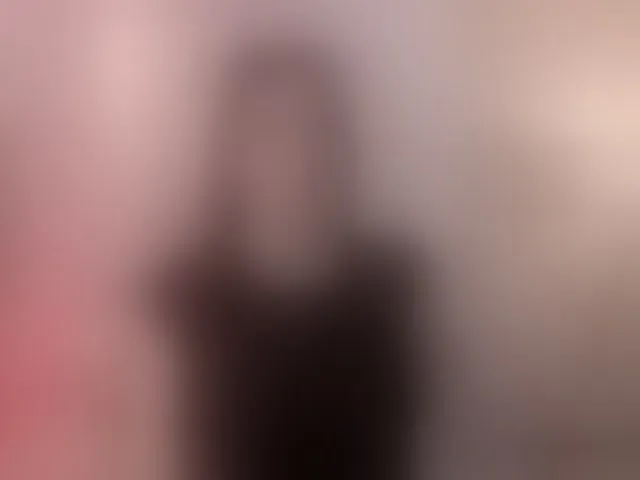Live sex webcam photo for MaddisonCollins #292387947