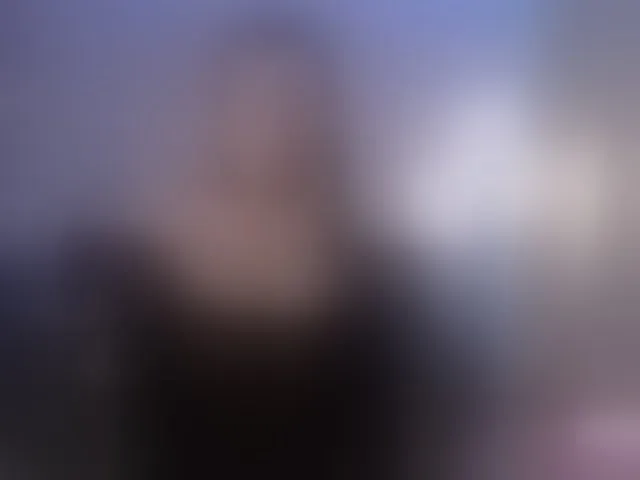 Live sex webcam photo for MaddisonCollins #293991919