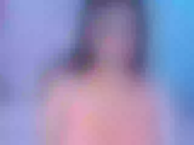 Live sex webcam photo for MaddisonLowe #290451948