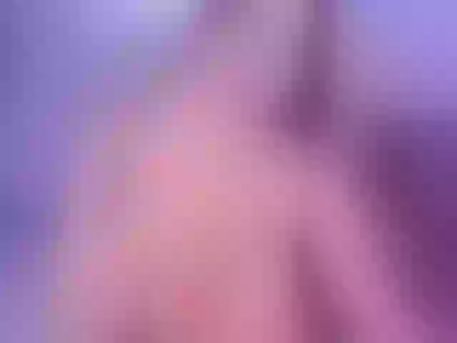 Live sex webcam photo for MaddisonLowe #290652745