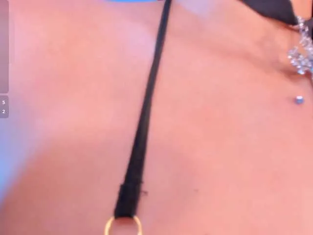 Live sex webcam photo for MaddisonLowe #290982891