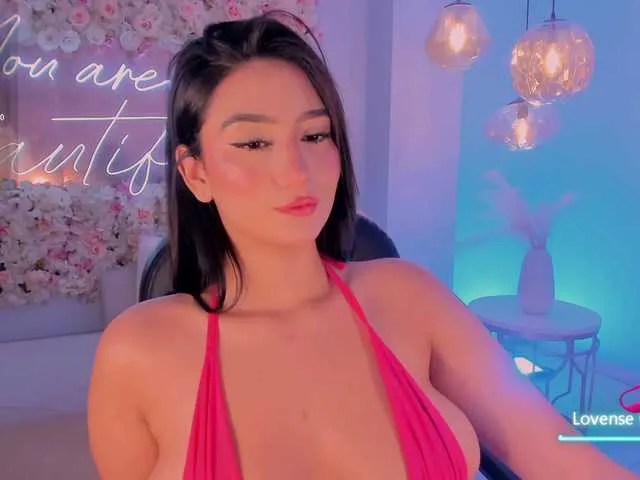 Live sex webcam photo for MaddisonLowe #292643811