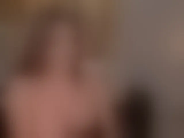 Live sex webcam photo for MaddisonLowe #293683294