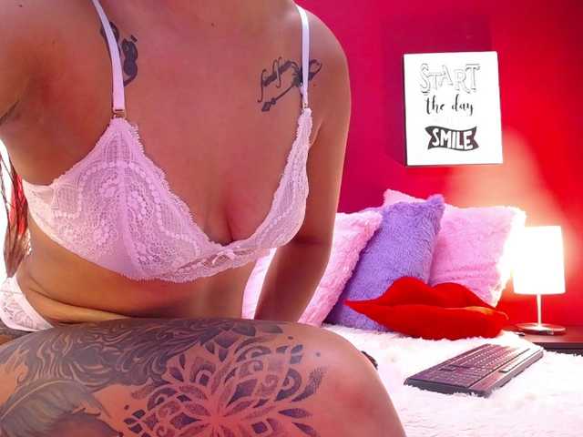 Live sex webcam photo for MaddisonWelch #288023786