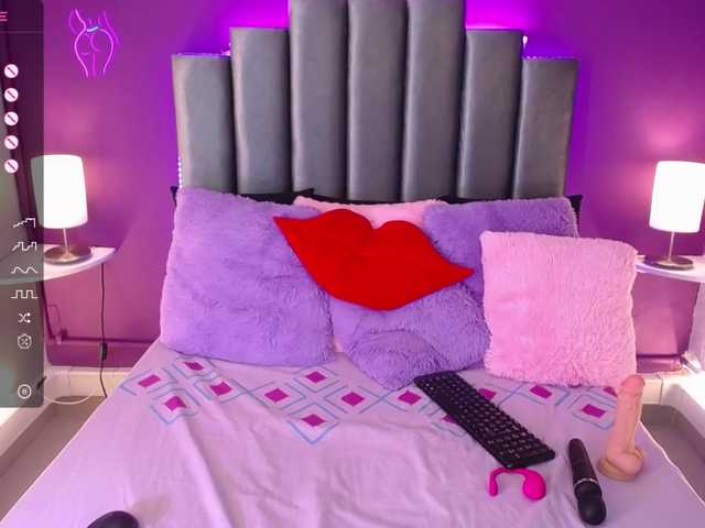 Live sex webcam photo for MaddisonWelch #288024033