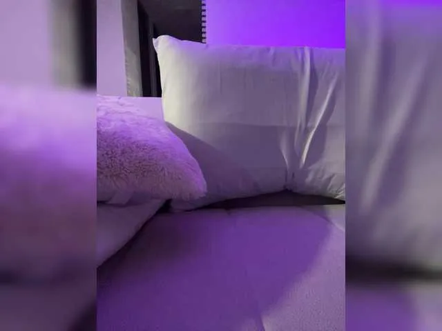 Live sex webcam photo for MaddisonWelch #291598817