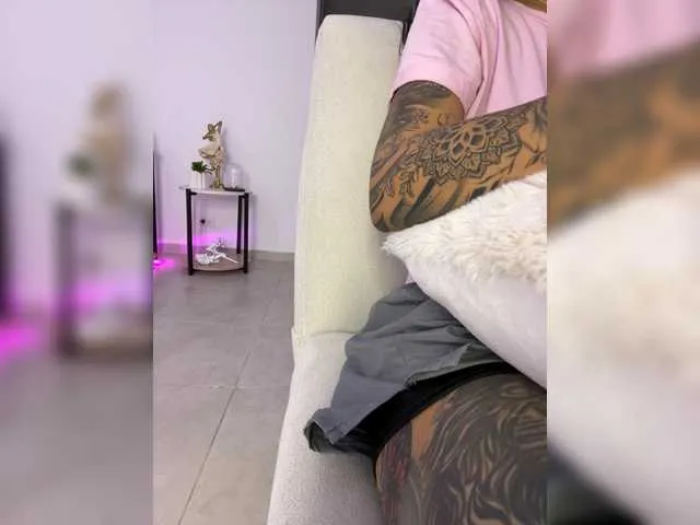 Live sex webcam photo for MaddisonWelch #291882996