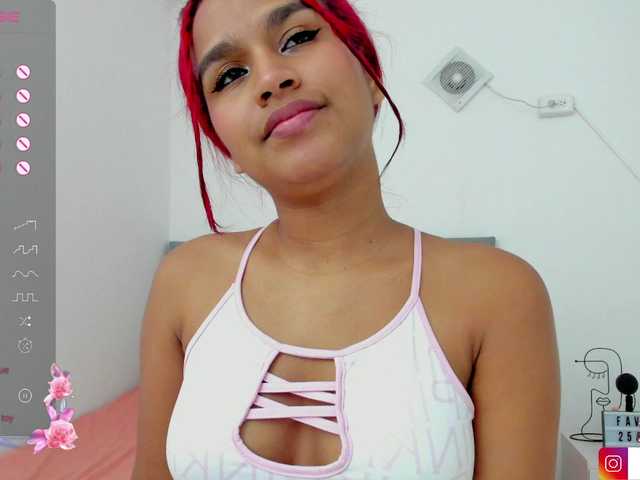 Live sex webcam photo for Maddy- #278140080