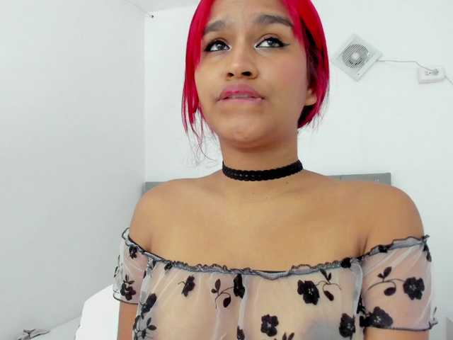 Live sex webcam photo for Maddy- #278189404