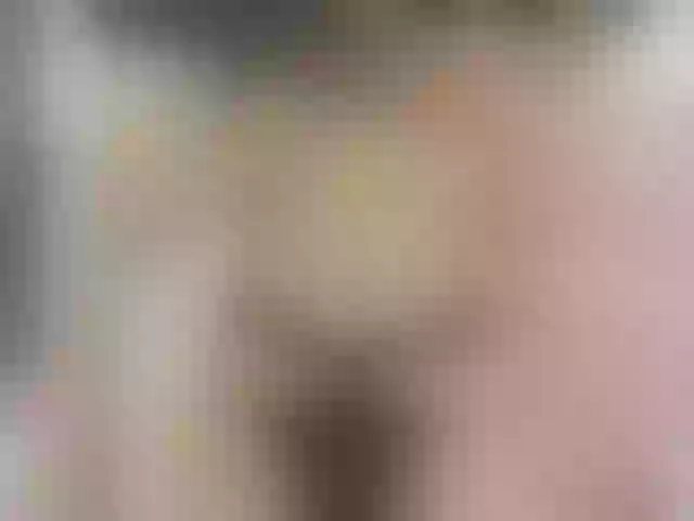 Live sex webcam photo for MaddyLennon #272766663