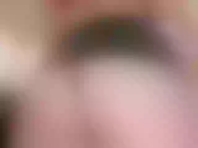 Live sex webcam photo for MaddyLennon #275535702