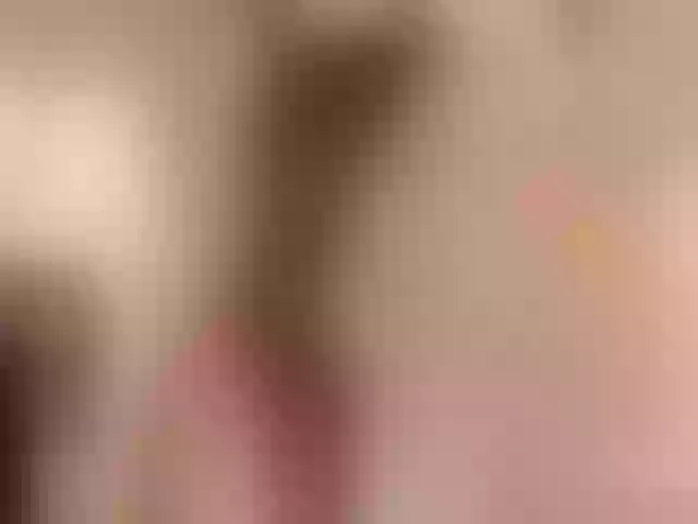 Live sex webcam photo for MaddyLennon #275589618