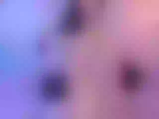 Live sex webcam photo for MaddyOwens #291339160