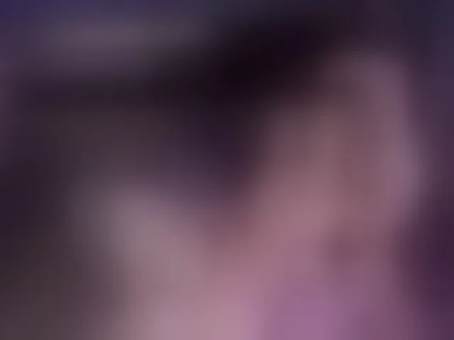 Live sex webcam photo for MaddyOwens #293548659