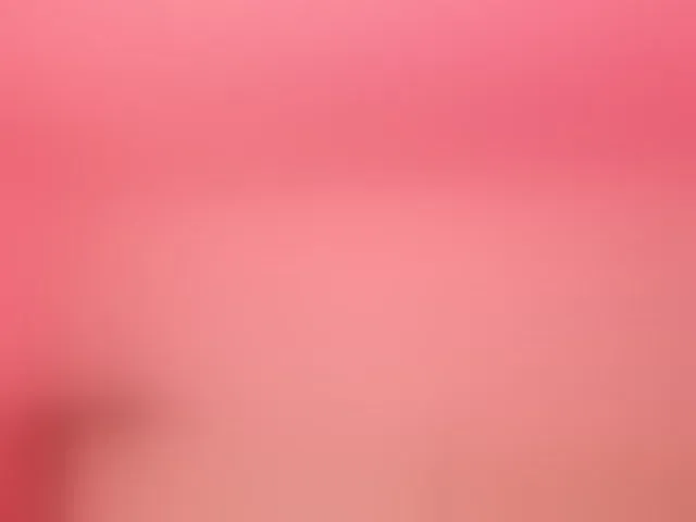 Live sex webcam photo for MaddyOwens #293644706