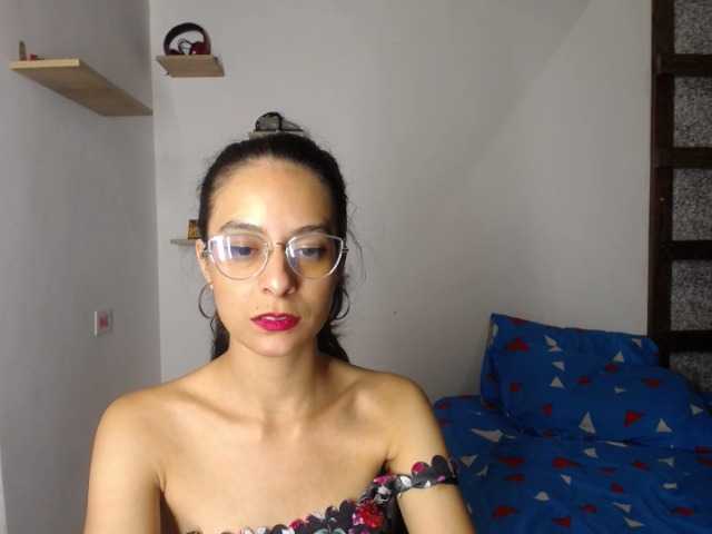 Live sex webcam photo for Maddyebela24 #271835249