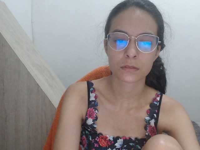 Live sex webcam photo for Maddyebela24 #271960545