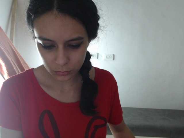 Live sex webcam photo for Maddyebela24 #272916149