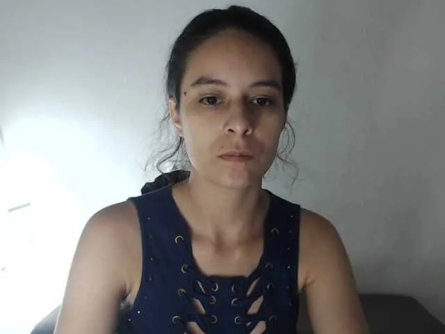 Live sex webcam photo for Maddyebela24 #274131940