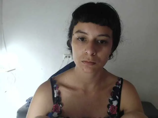 Live sex webcam photo for Maddyebela24 #274303433