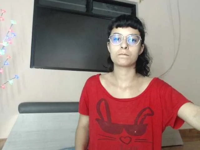 Live sex webcam photo for Maddyebela24 #274623234