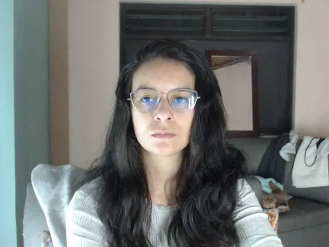 Live sex webcam photo for Maddyebela24 #275496680