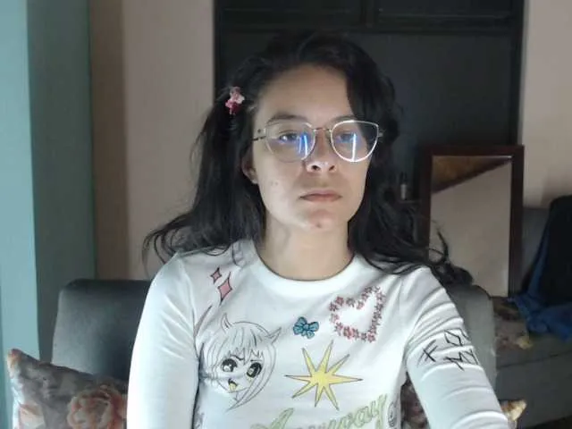 Live sex webcam photo for Maddyebela24 #275637581