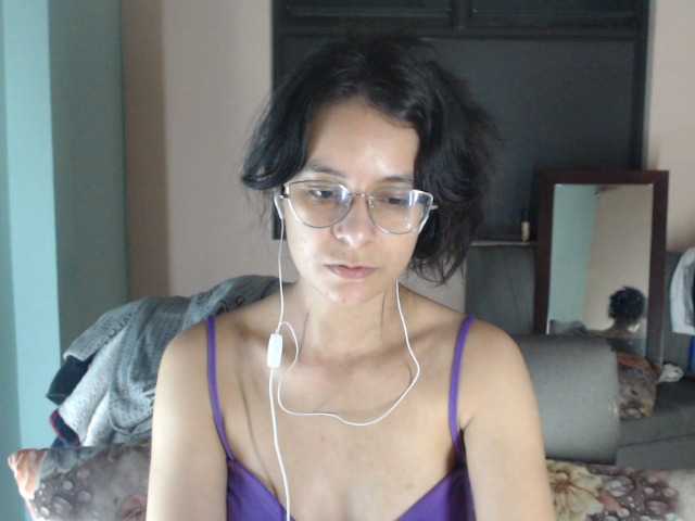 Live sex webcam photo for Maddyebela24 #275971834