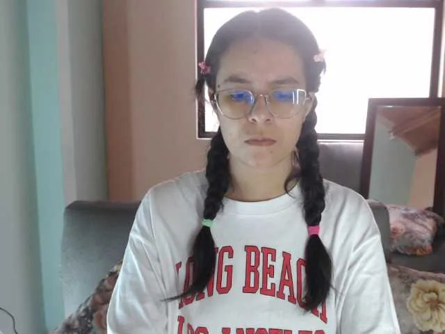 Live sex webcam photo for Maddyebela24 #276066470