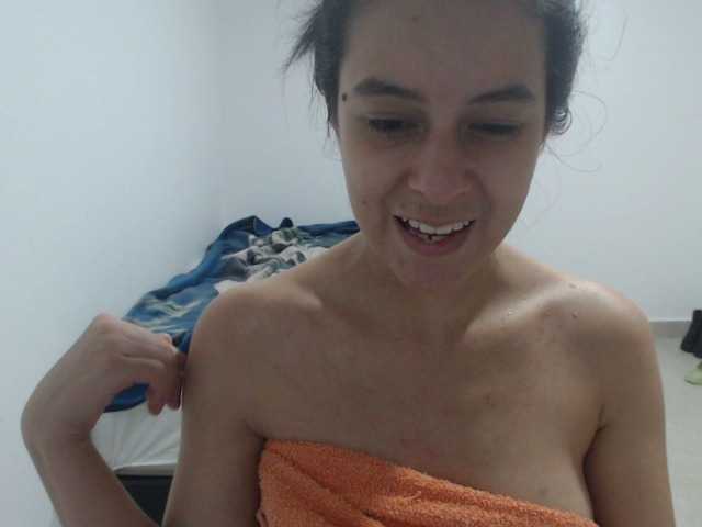 Live sex webcam photo for Maddyebela24 #276663862