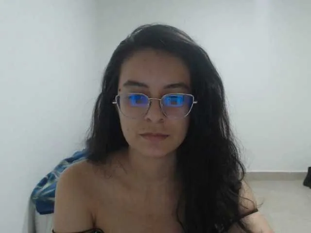 Live sex webcam photo for Maddyebela24 #276665850