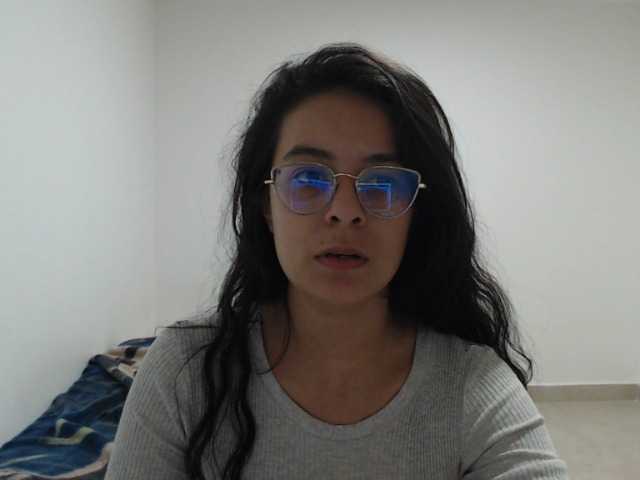 Live sex webcam photo for Maddyebela24 #277032707