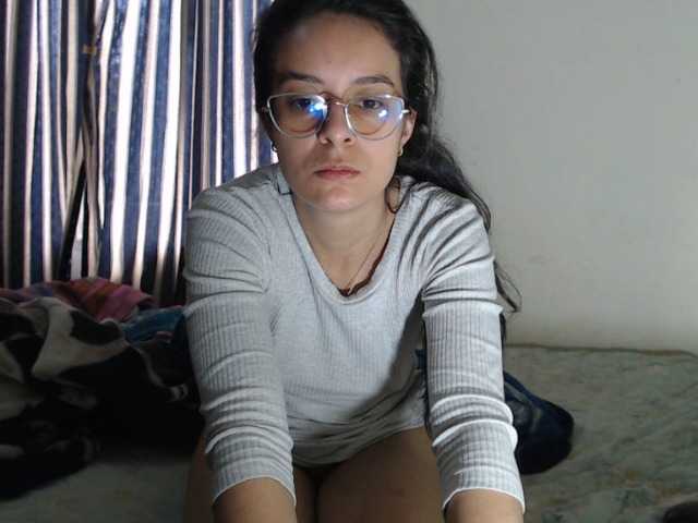 Live sex webcam photo for Maddyebela24 #277353520