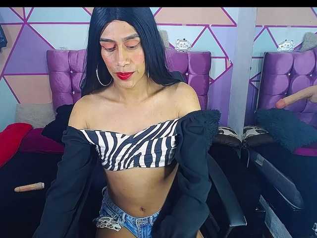 Live sex webcam photo for Maddyperez #276037258